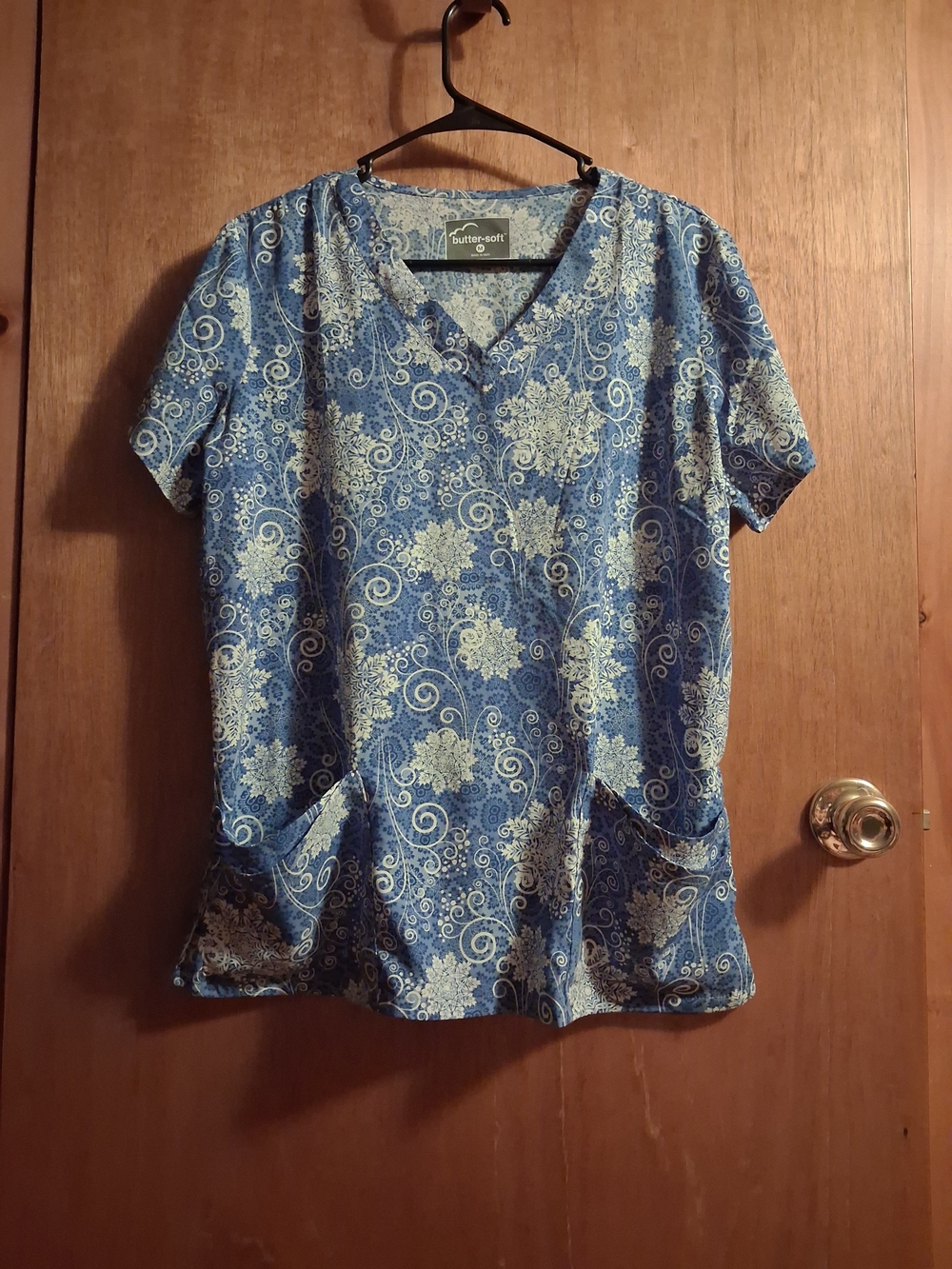 UA Scrubs Blue Floral V-Neck Short Sleeve Scrub Top NWOT